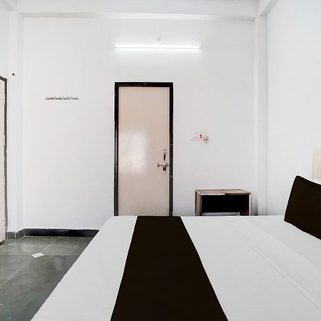 Hotel O Ramdut Palace Guest House Faizābād Extérieur photo