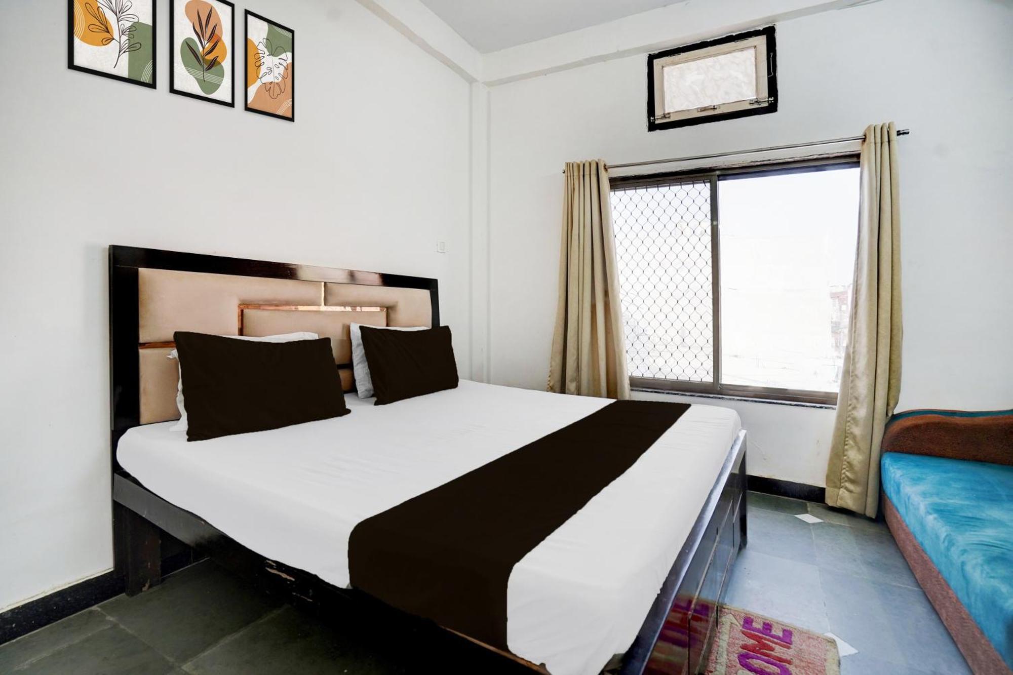 Hotel O Ramdut Palace Guest House Faizābād Extérieur photo